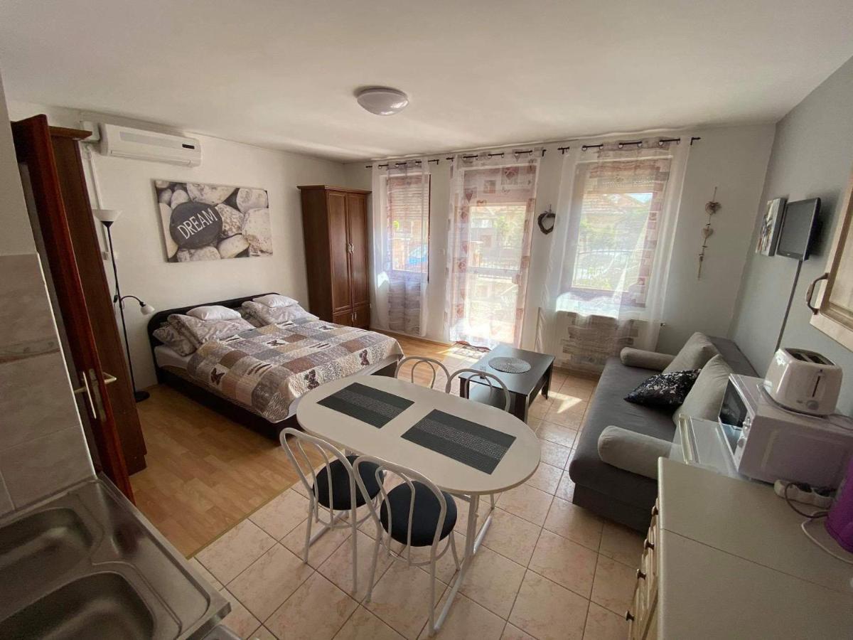 Hellasz Apartman غيولا المظهر الخارجي الصورة