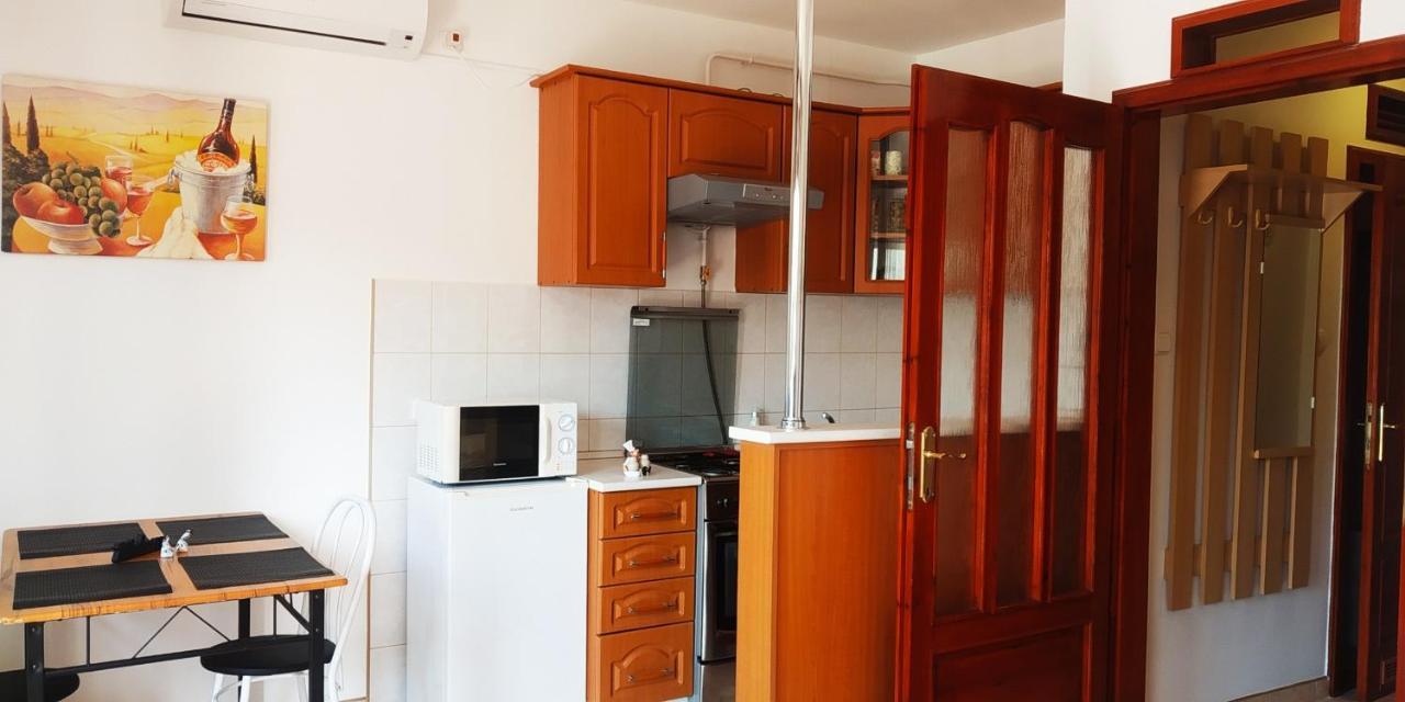 Hellasz Apartman غيولا المظهر الخارجي الصورة
