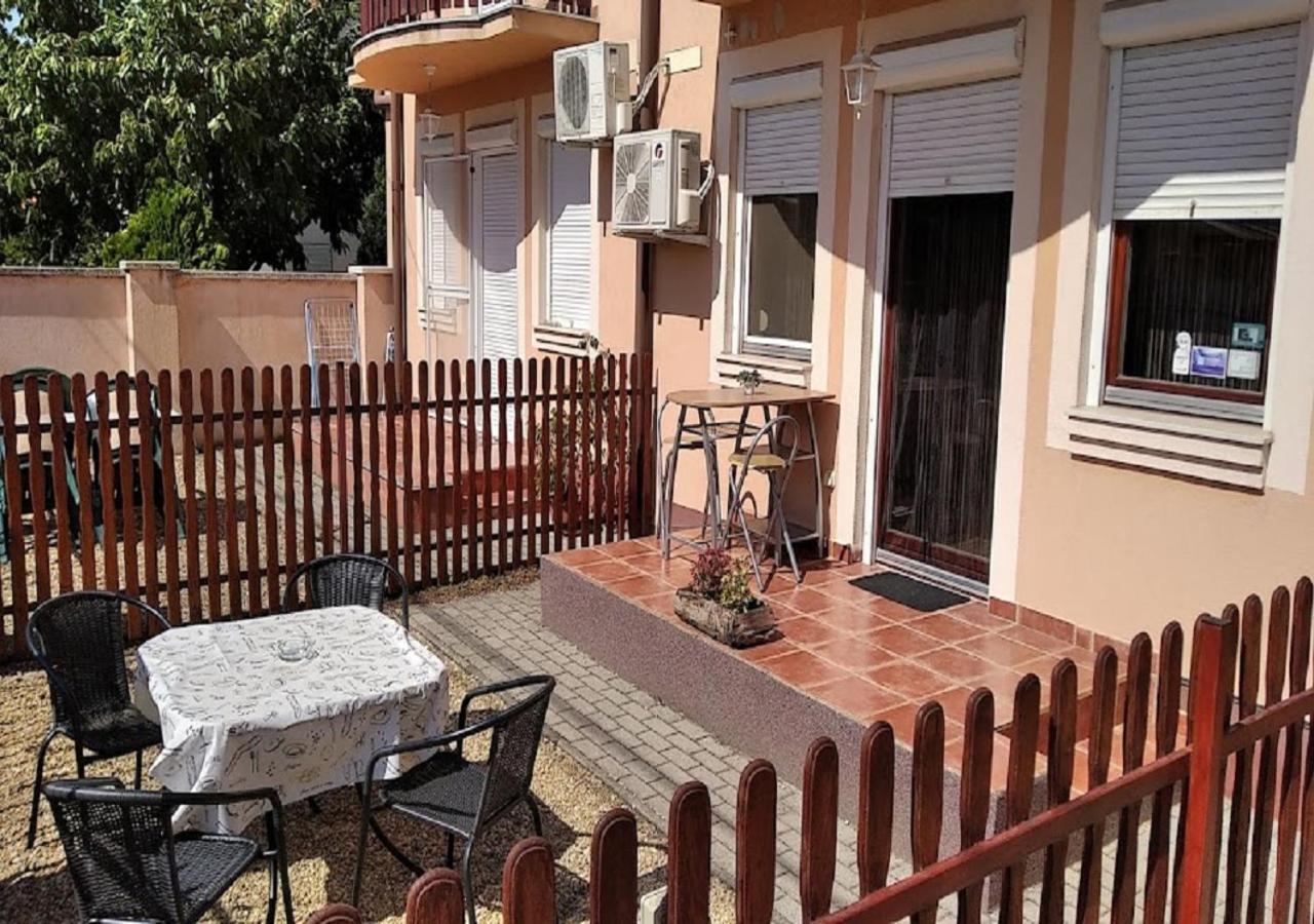 Hellasz Apartman غيولا المظهر الخارجي الصورة