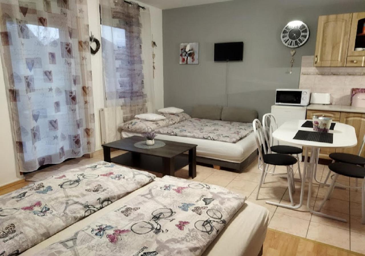 Hellasz Apartman غيولا المظهر الخارجي الصورة