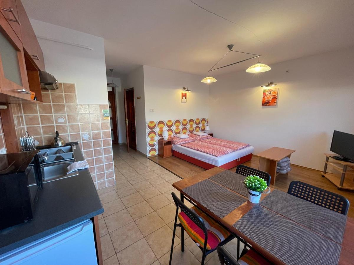 Hellasz Apartman غيولا المظهر الخارجي الصورة