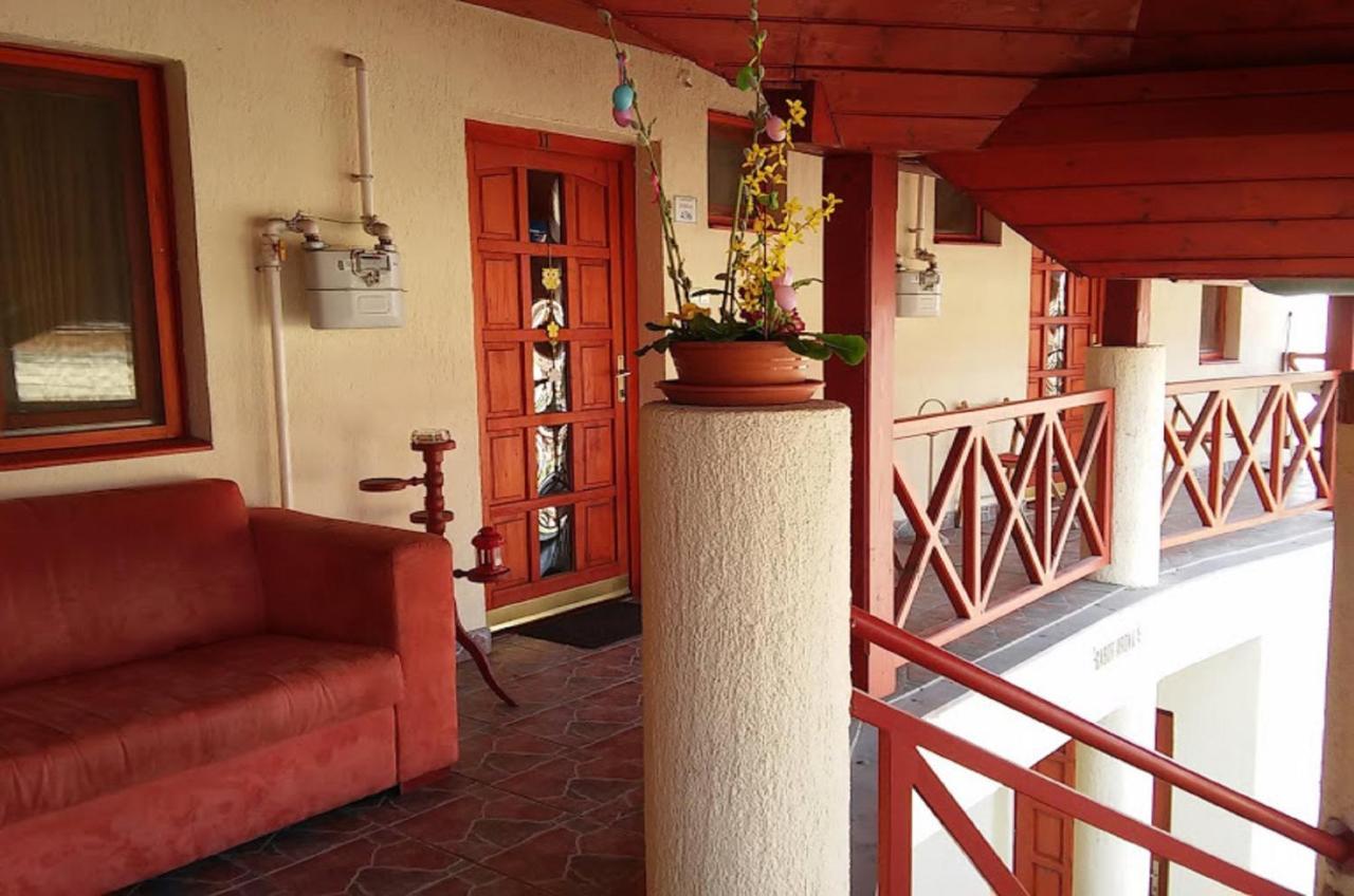 Hellasz Apartman غيولا المظهر الخارجي الصورة